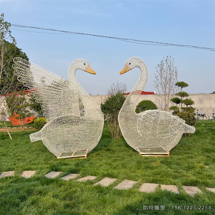 不銹鋼抽象天鵝雕塑，不銹鋼鏤空發(fā)光天鵝雕塑
