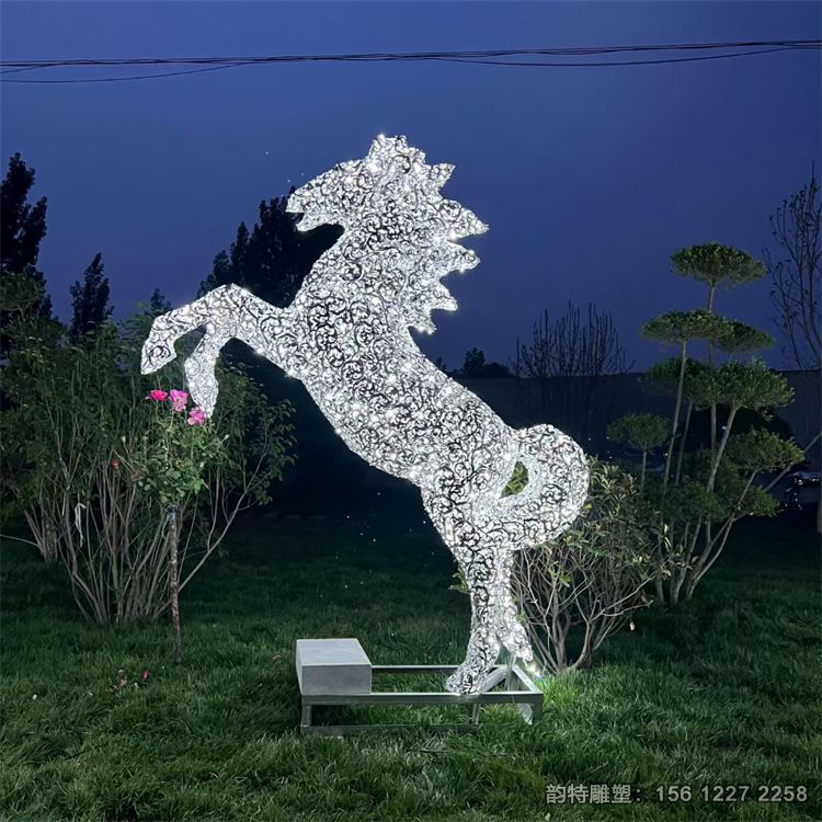 不銹鋼鏤空馬雕塑，奔跑的駿馬雕塑加工廠